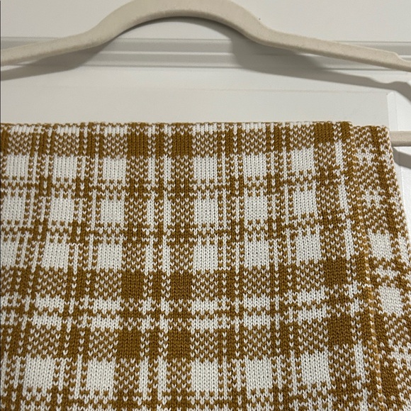 Timberland Checkered Scarf in Brown and White - Picture 4 of 4